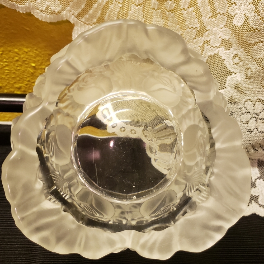 Vtg 90s Frosted 24% Lead Crystal Rose Design Bowl - Picture 5 of 7